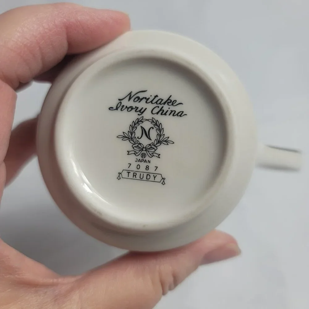 Noritake Trudy Creamer Ivory with Blue & White Scrolls #7087